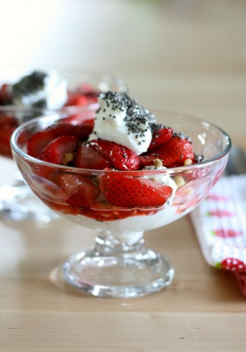 Roasted Strawberry Yogurt Parfaits