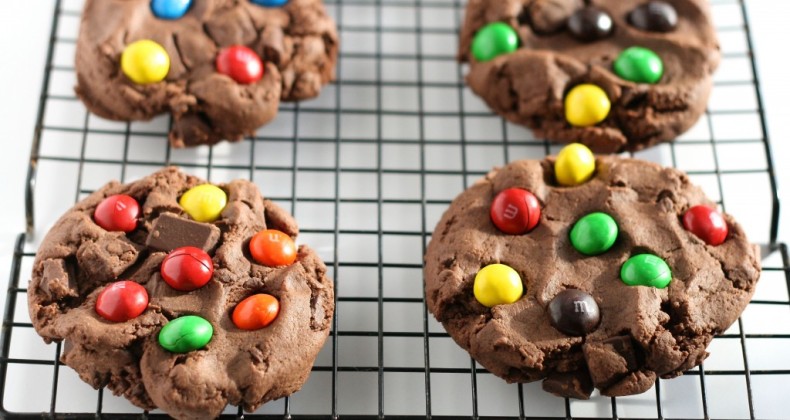 M&M Chocolate Chip Peanut Butter Cookies