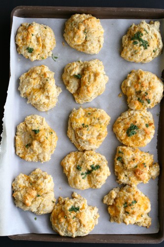 Garlic Cheddar Biscuits 